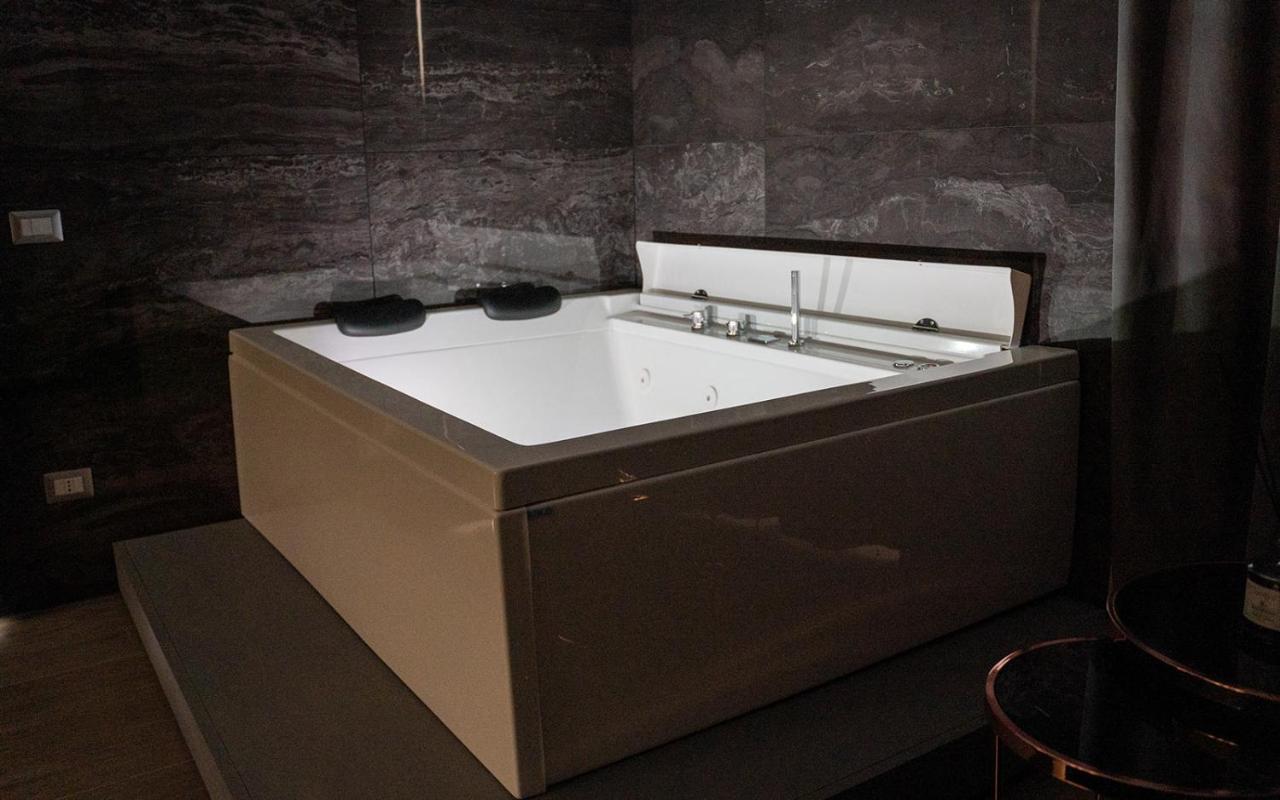 Intimity Luxury Rooms Qualiano Εξωτερικό φωτογραφία